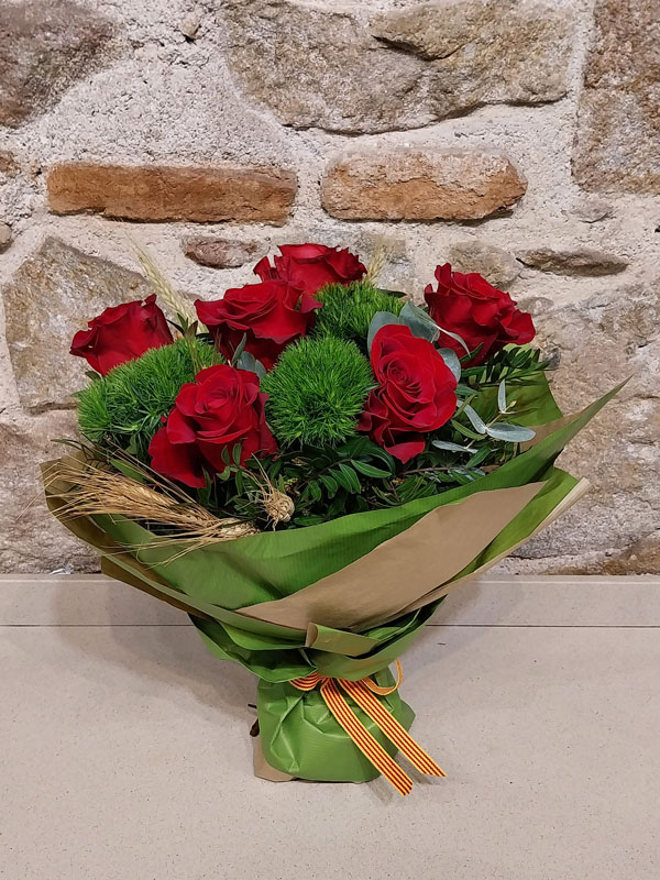 Buquet de 6 rosas rojas naturales